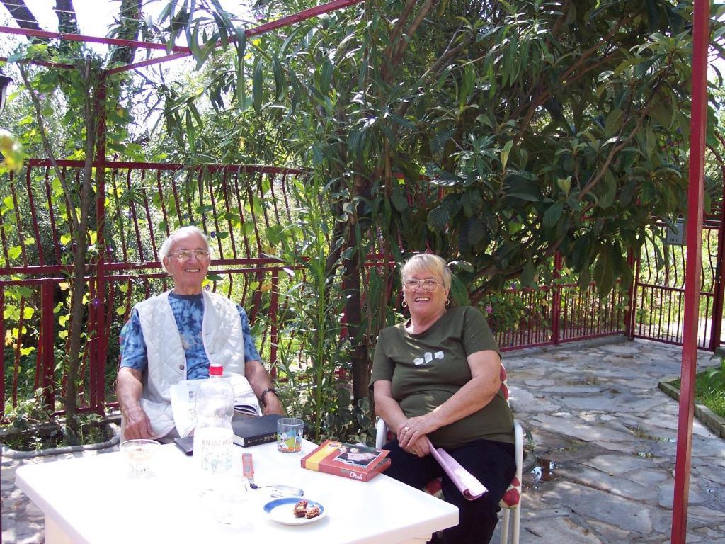 Guest House Villa Kosa Биела Экстерьер фото